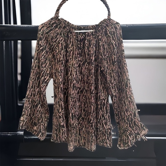 🍄Vici Sheer Blouse - Picture 1 of 3